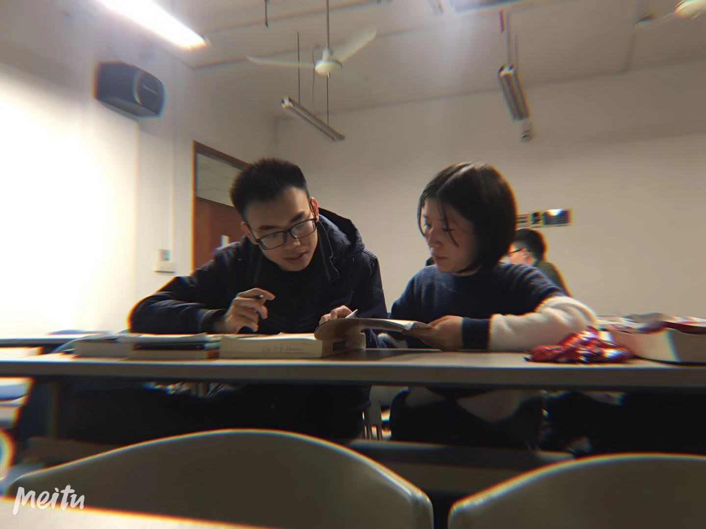 文本框: