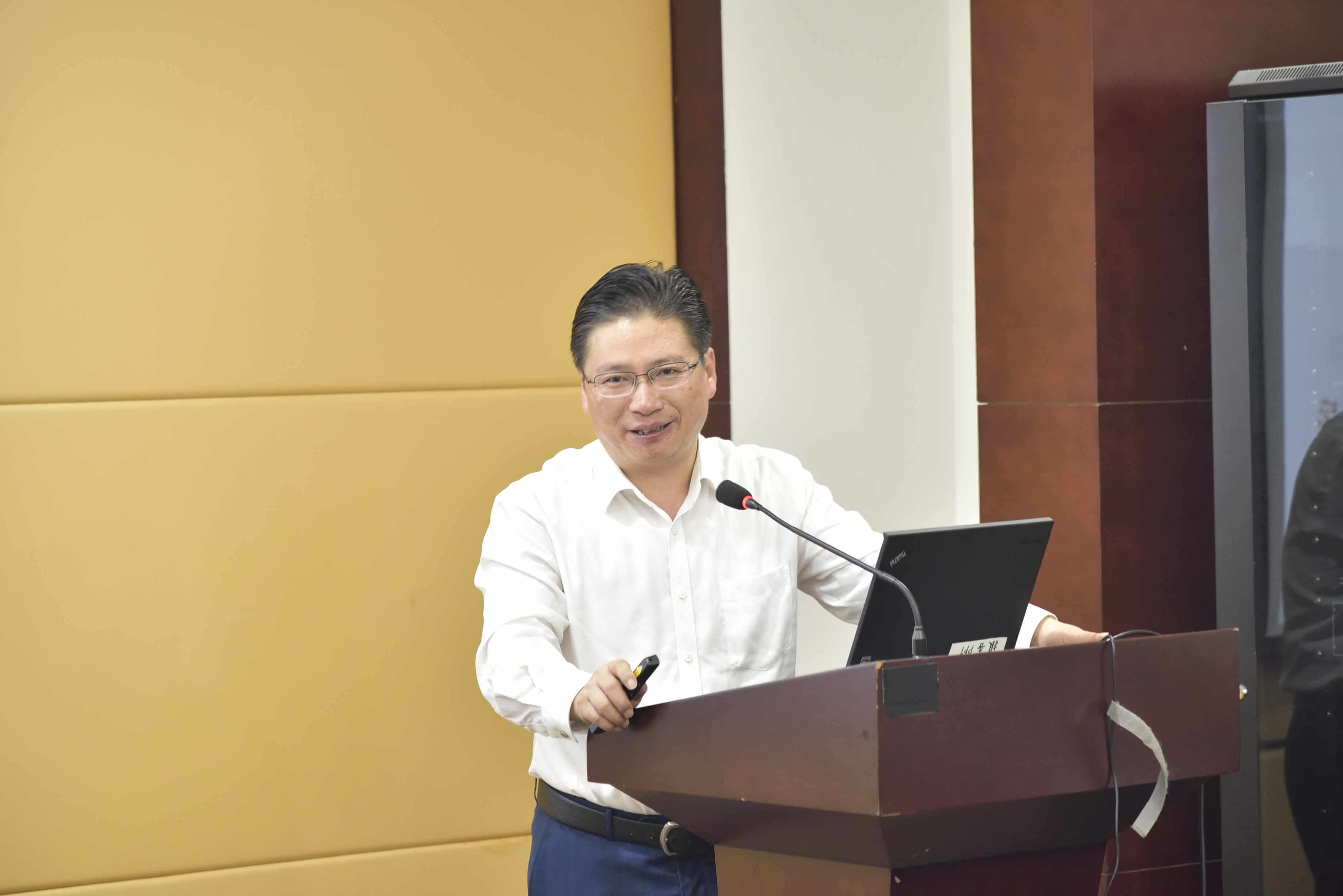 卜新兵 老师