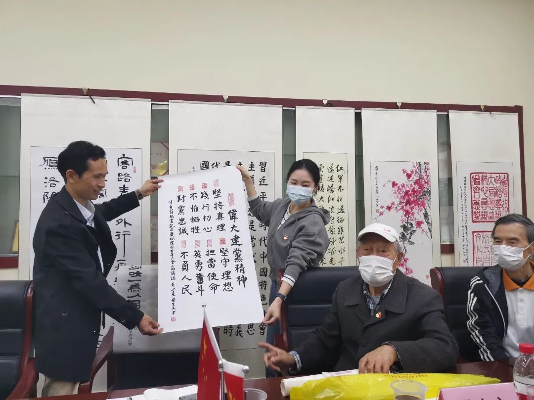 梁生文介绍篆刻三.jpg